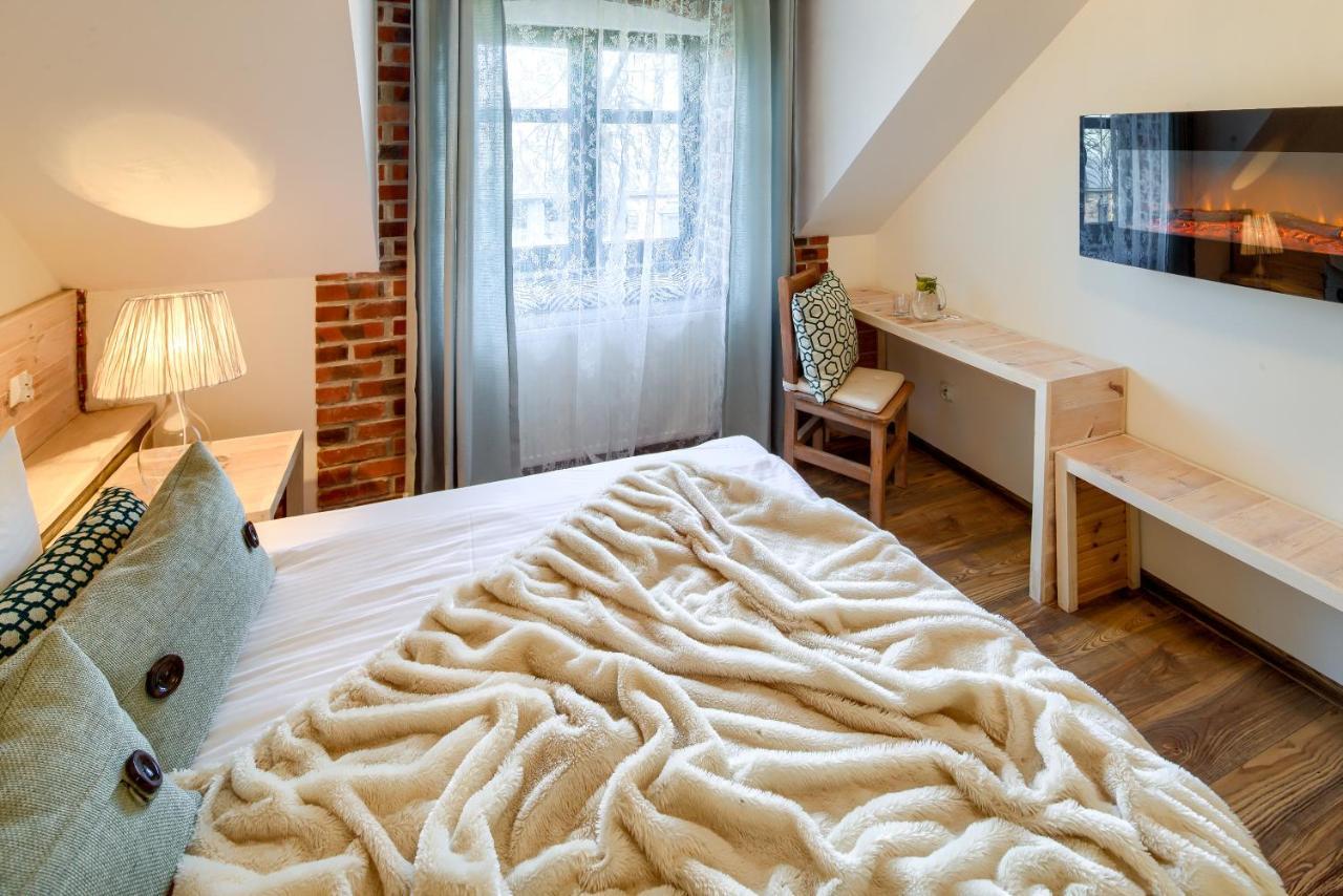 Folwark Bialych Bocianow Pension Kamionka  Buitenkant foto