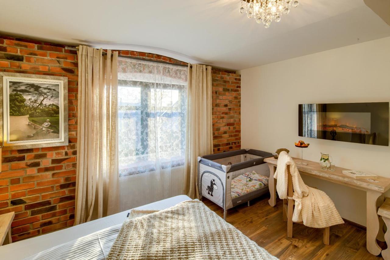 Folwark Bialych Bocianow Pension Kamionka  Buitenkant foto