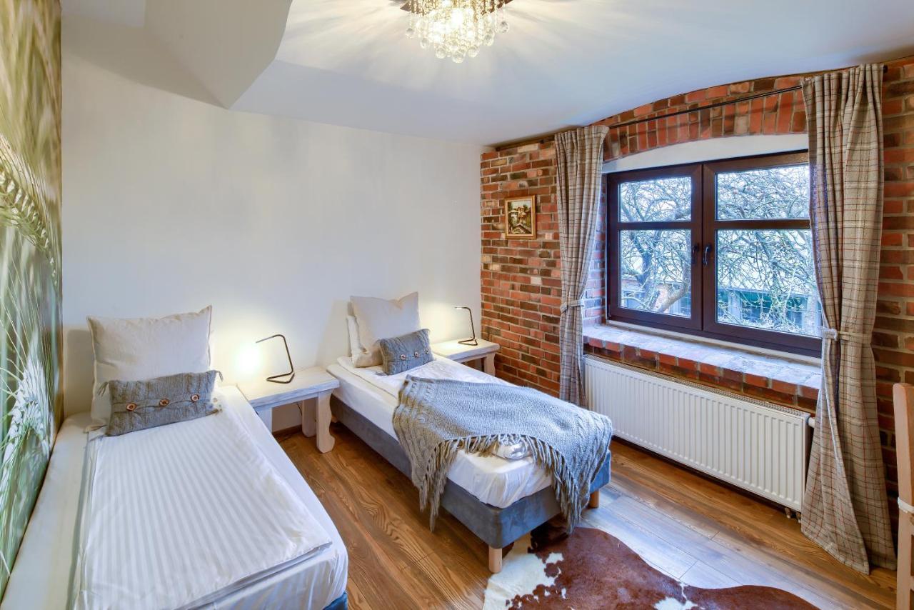 Folwark Bialych Bocianow Pension Kamionka  Buitenkant foto